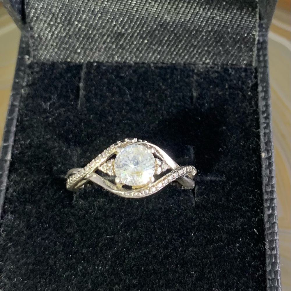 STERLING SILVER CZ VINTAGE RING SIZE 7